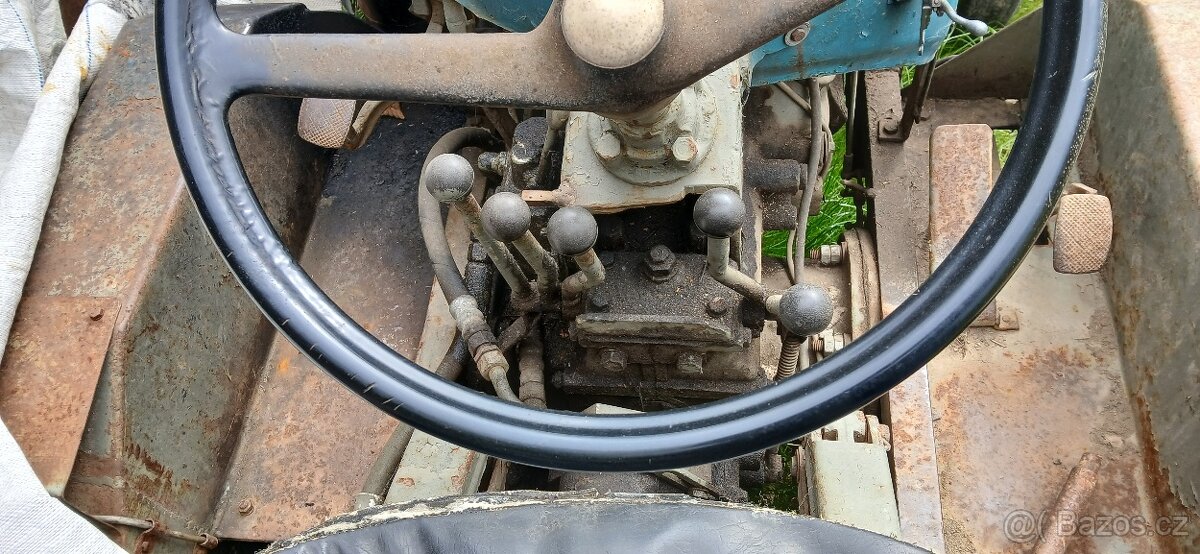 Malotraktor s vlekem - 2