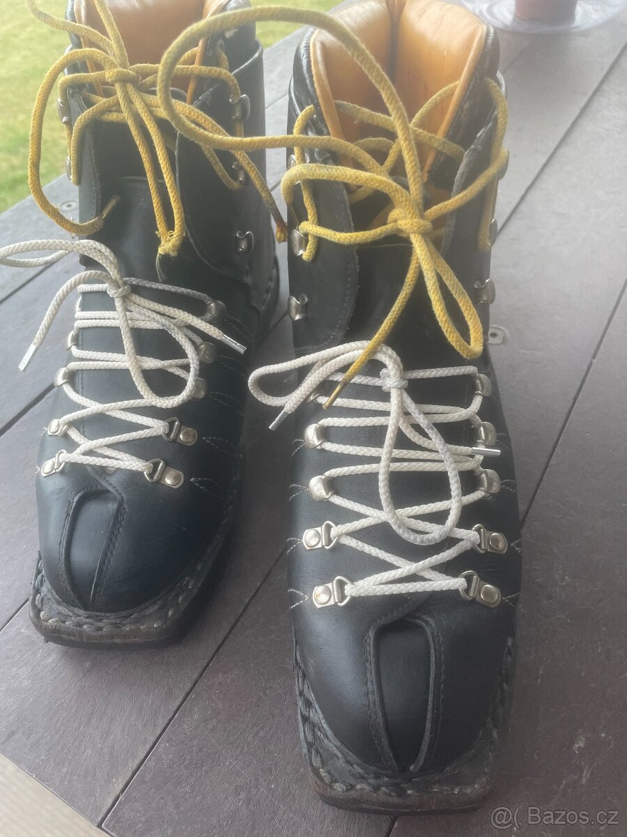 Lyžáky Botas retro - 2