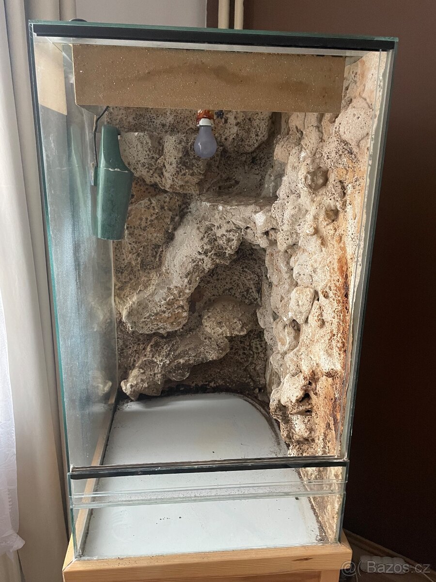Terarium 70x55x100 + vybavení - 2