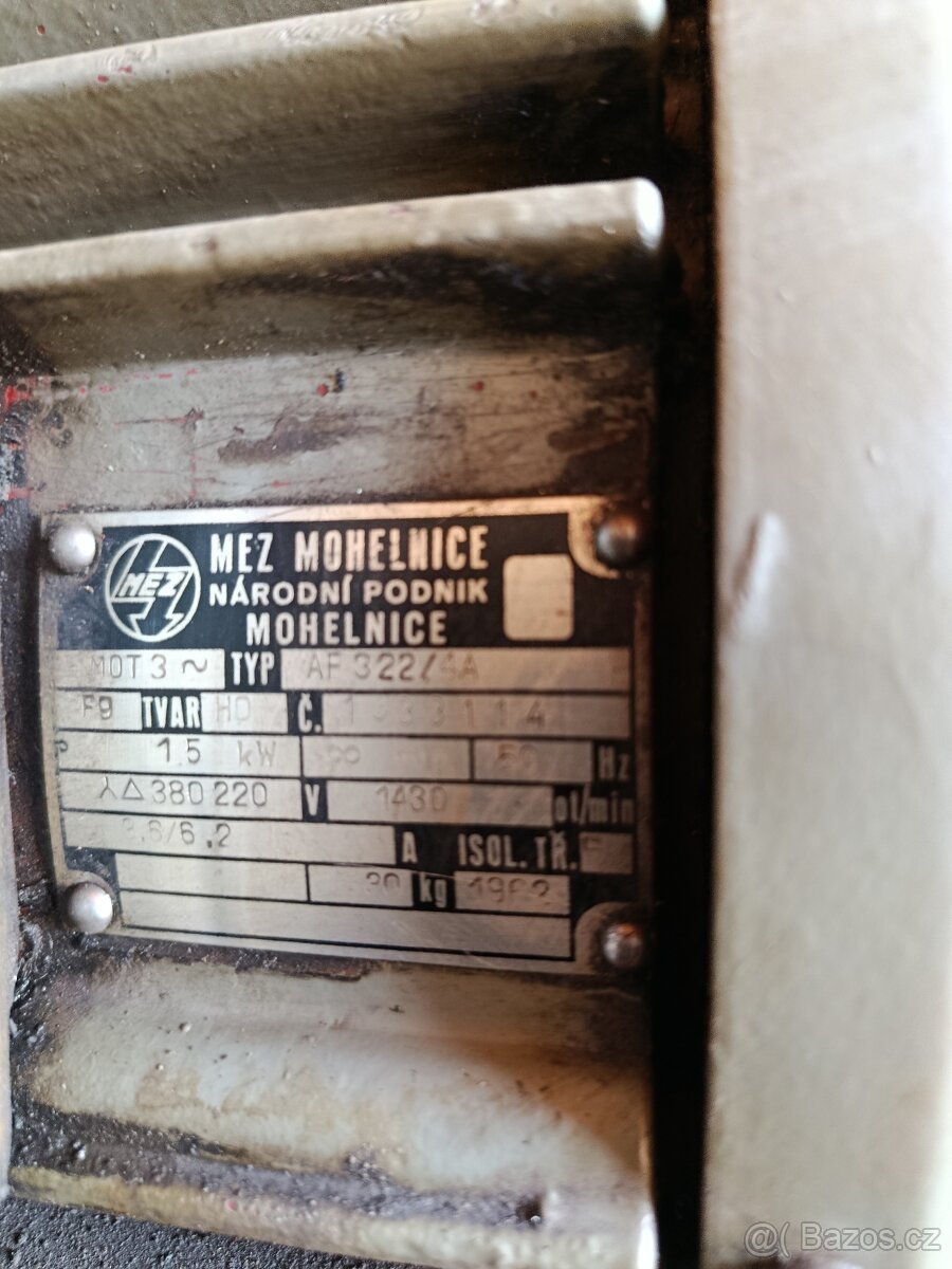 Elektromotor 1,5 kW, 1430 ot/min. Řemenice. - 2