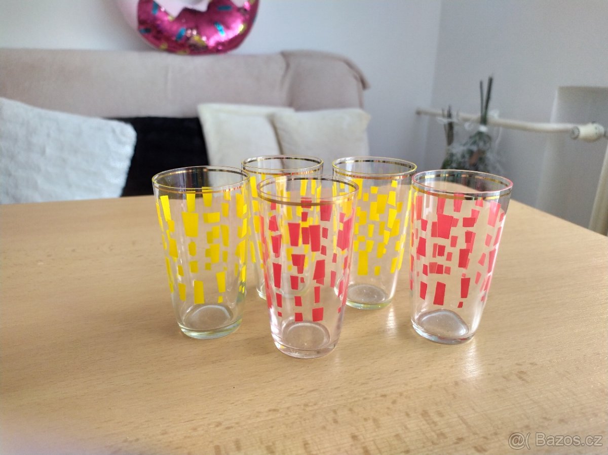Hrníčky, skleničky, panáky - 2