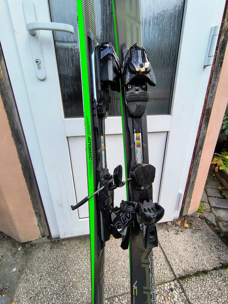 Panské lyže atomic s karbonovým jádrem - 2