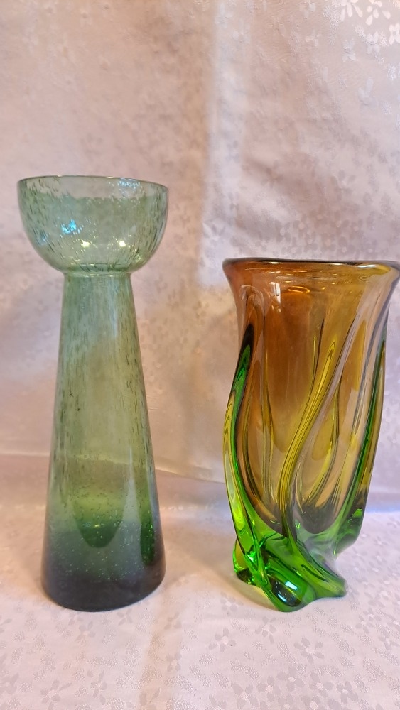 HUTNÍ SKLO VÁZA a ZELENÁ VÁZA 50.-60.léta - 2