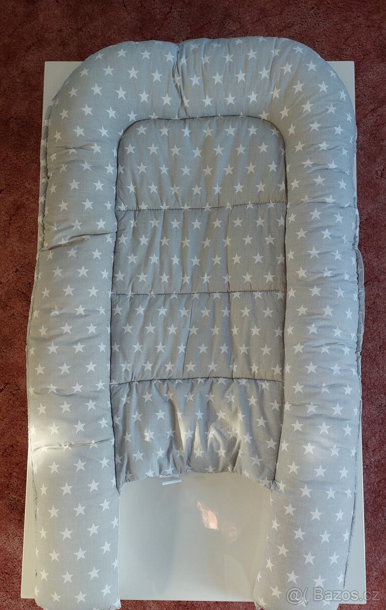 Oboustranné hnízdečko pro miminko. - 2