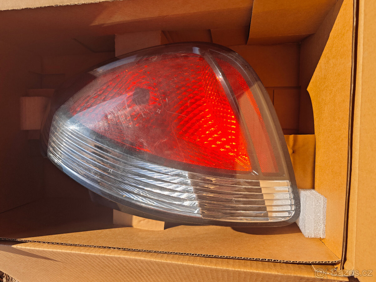 Prodám nová zadní světla na vozy KIA RIO - 2