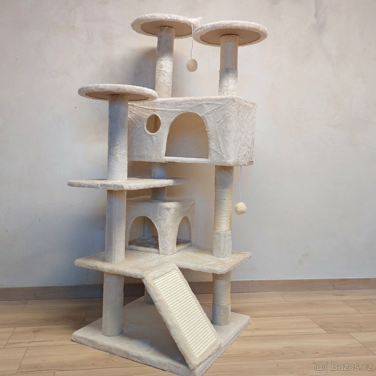 Škrabadlo pro kočky 131 cm - nové - 2