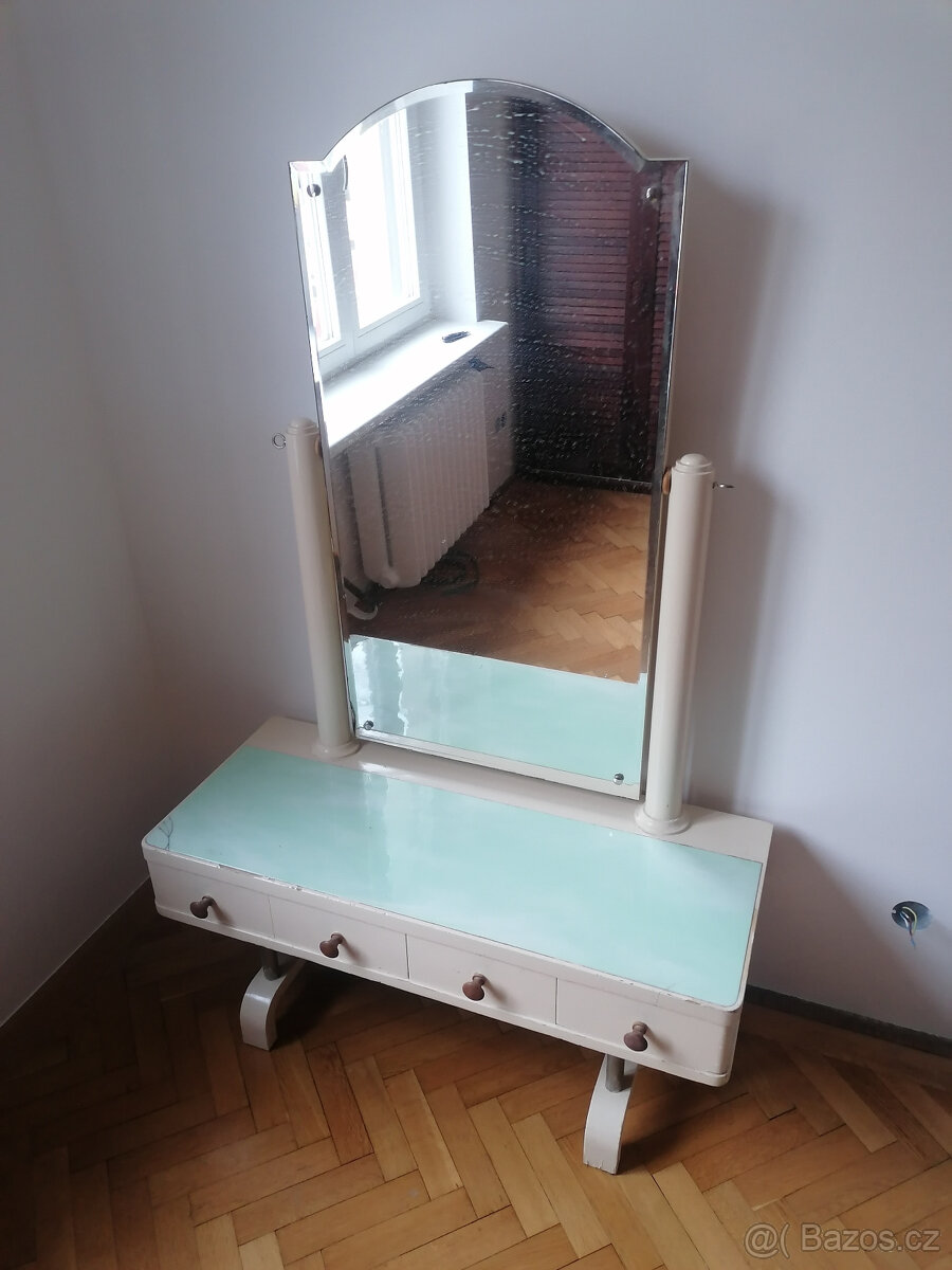 Komoda se zrcadlem + gauč - 2