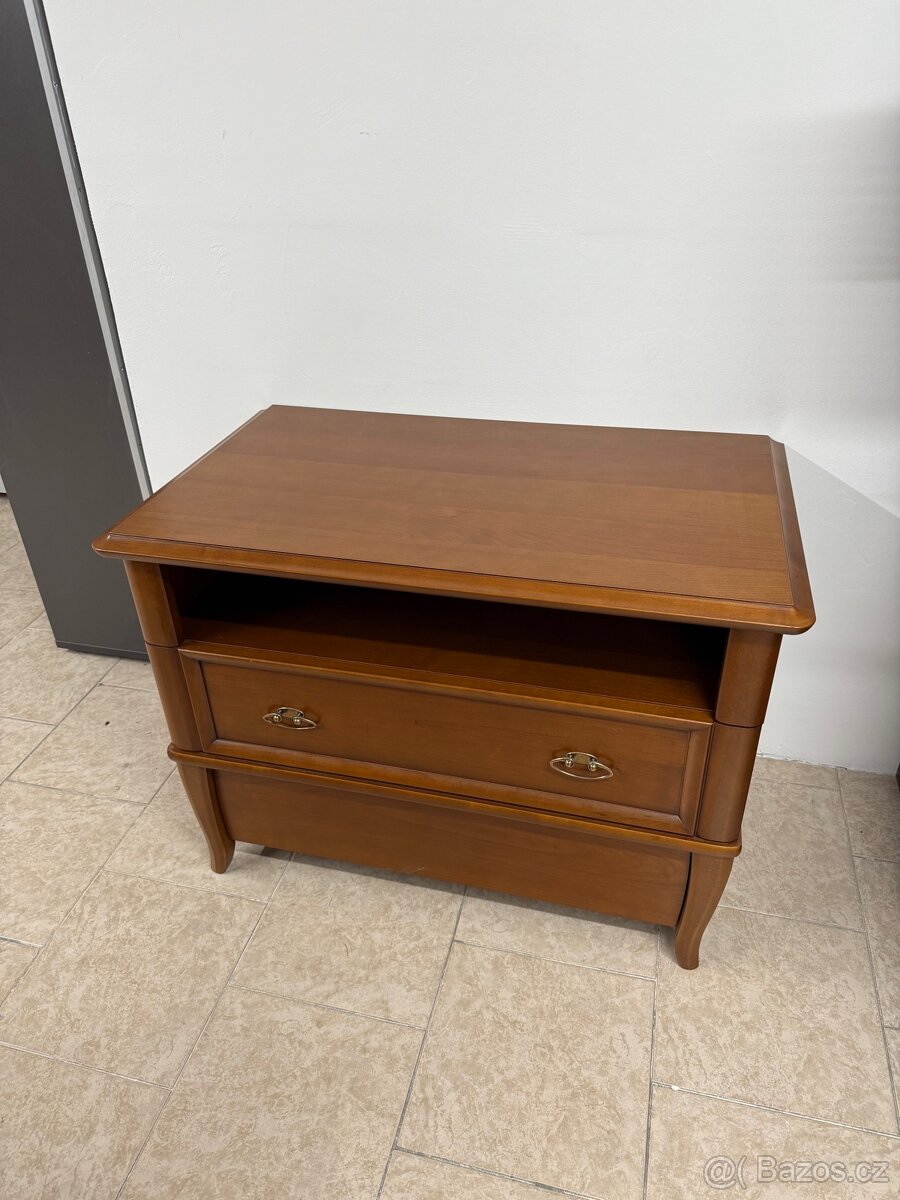 Komoda - 2