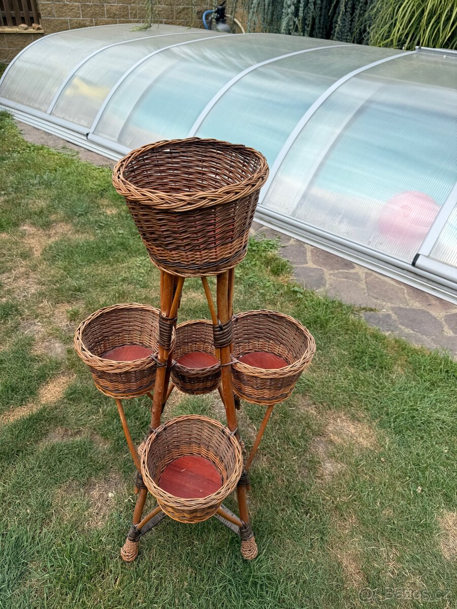 Ratanový stojan na kytky - 2