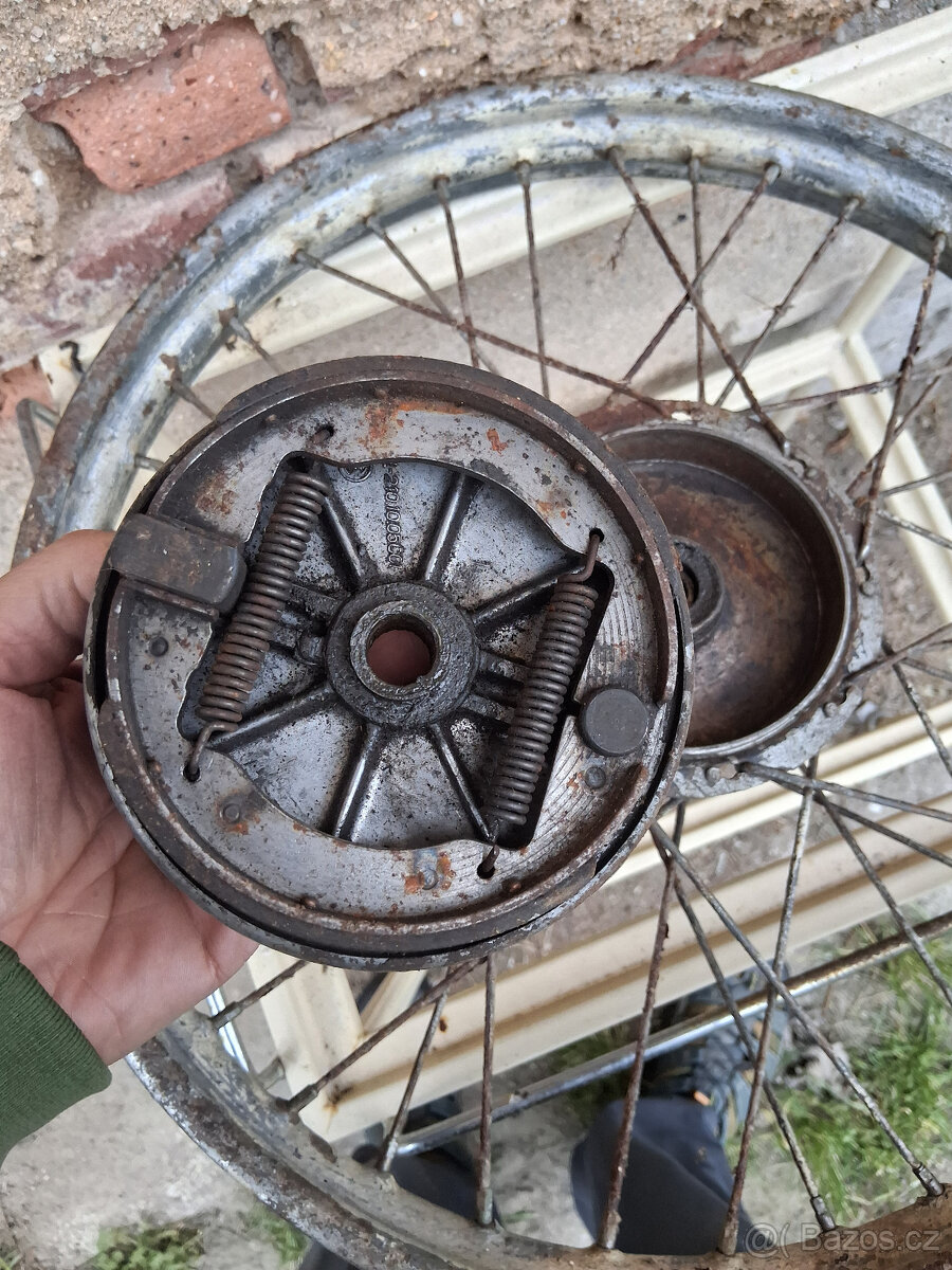 Přední kolo ČZ 150 brzda Šít - 2