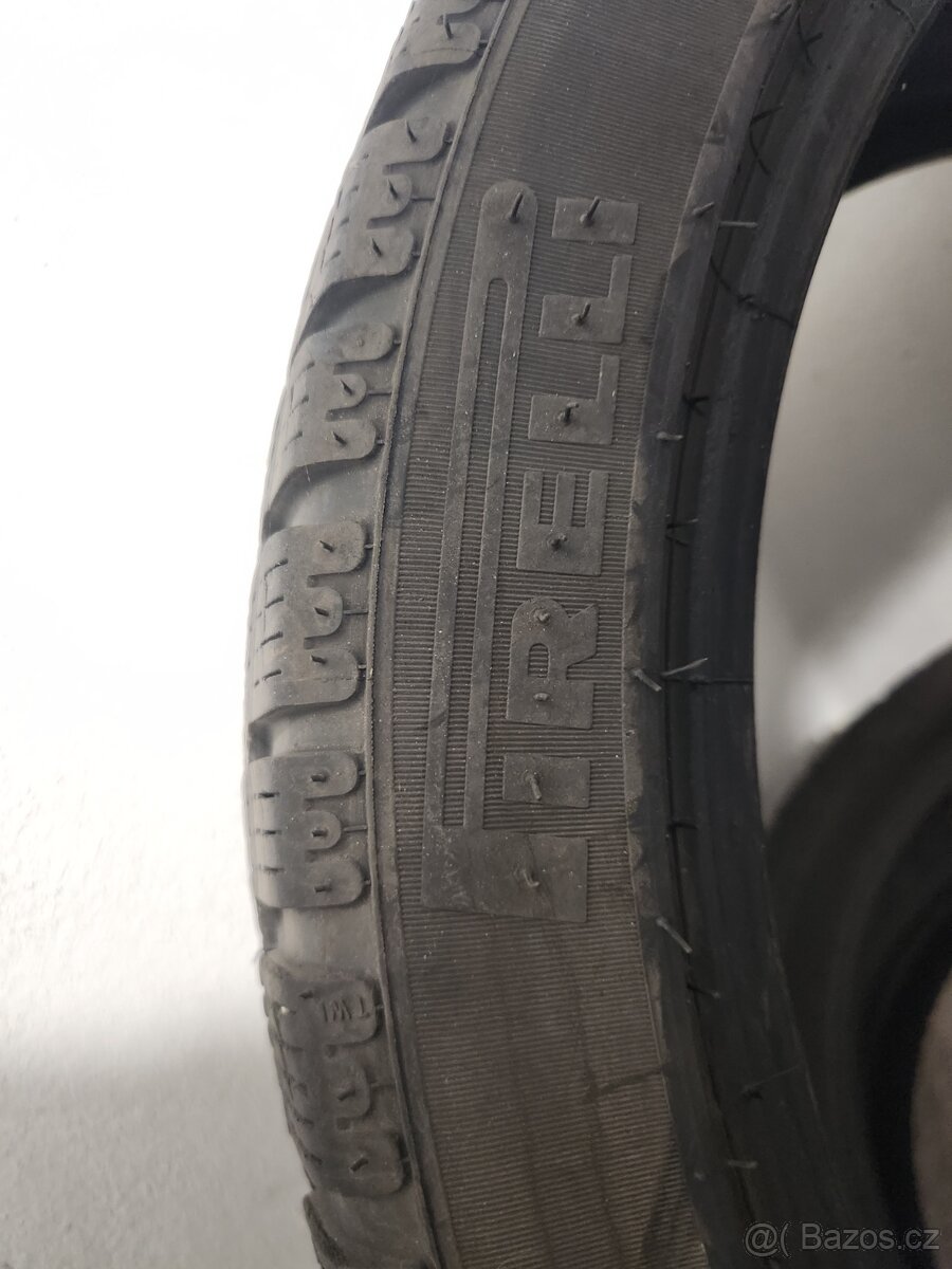 245/40 r19 zimni - 2