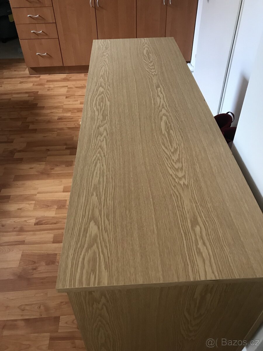 Kancelářský stůl - 2