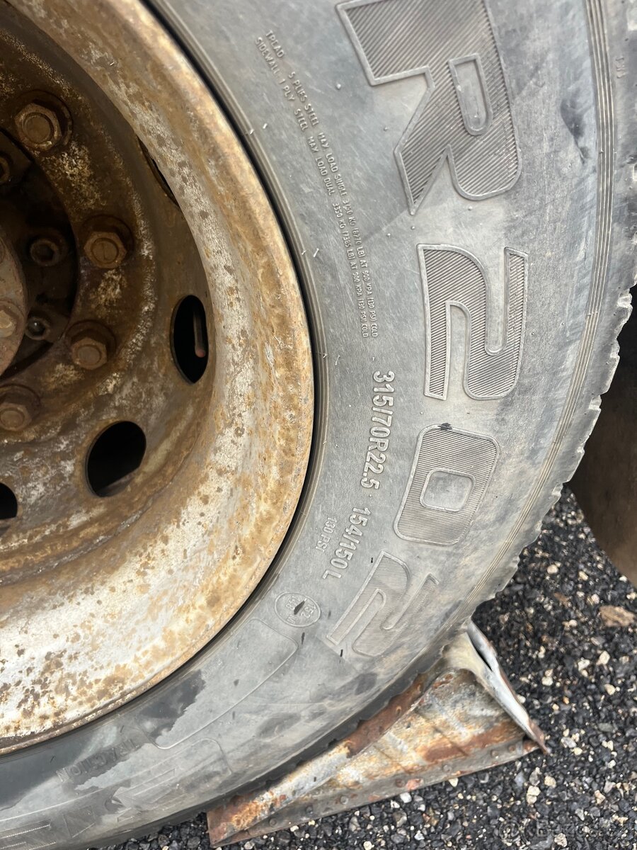 6ks Pneumatika s diskem 315/70 R22.5 - 2