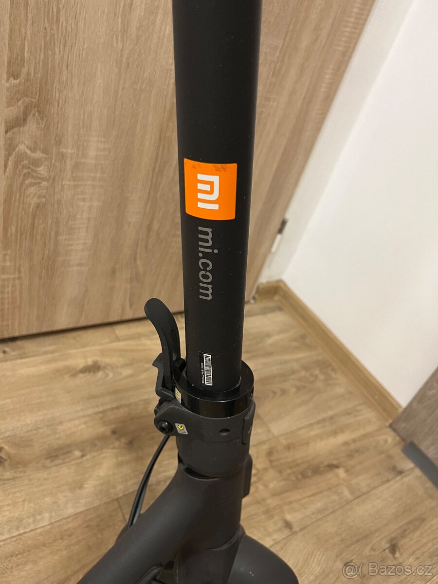Elektrická koloběžka Xiaomi Essential - 2