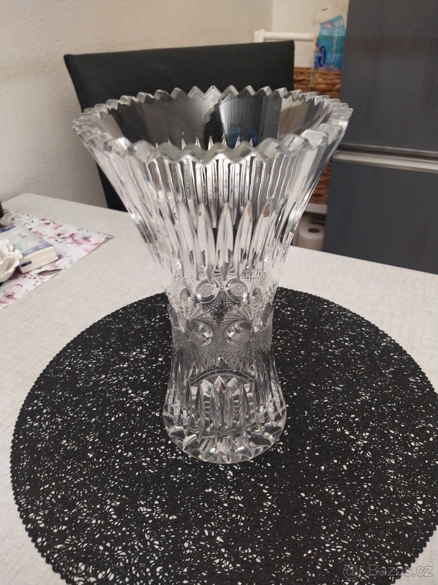 Křišťálová broušená váza - 2
