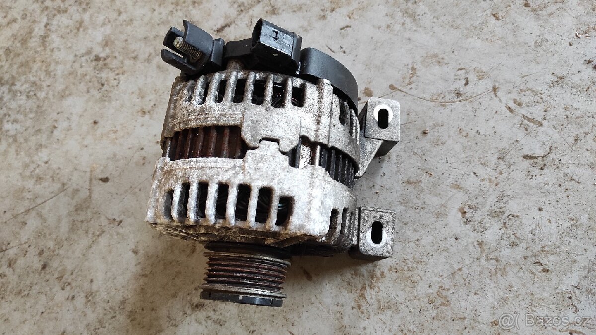 Volvo V50 alternátor 2.4i 124 kW - 2