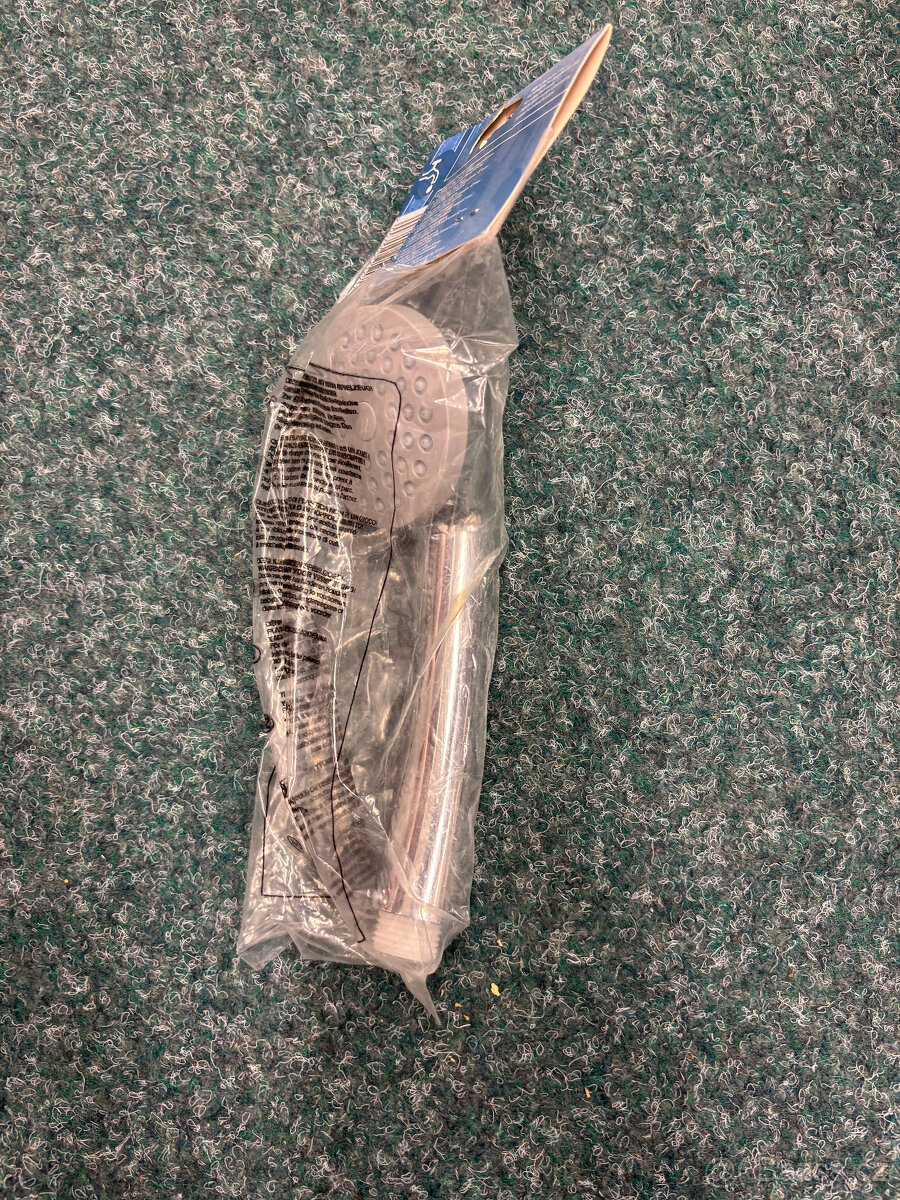 Nepoužitý set ruční sprchy – hlavice, hadice, redukce - 2