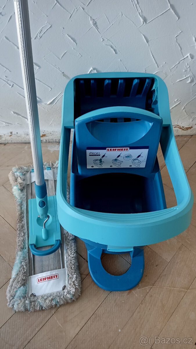 Mop s vědrem na kolečkách Leifheit Profi - 2