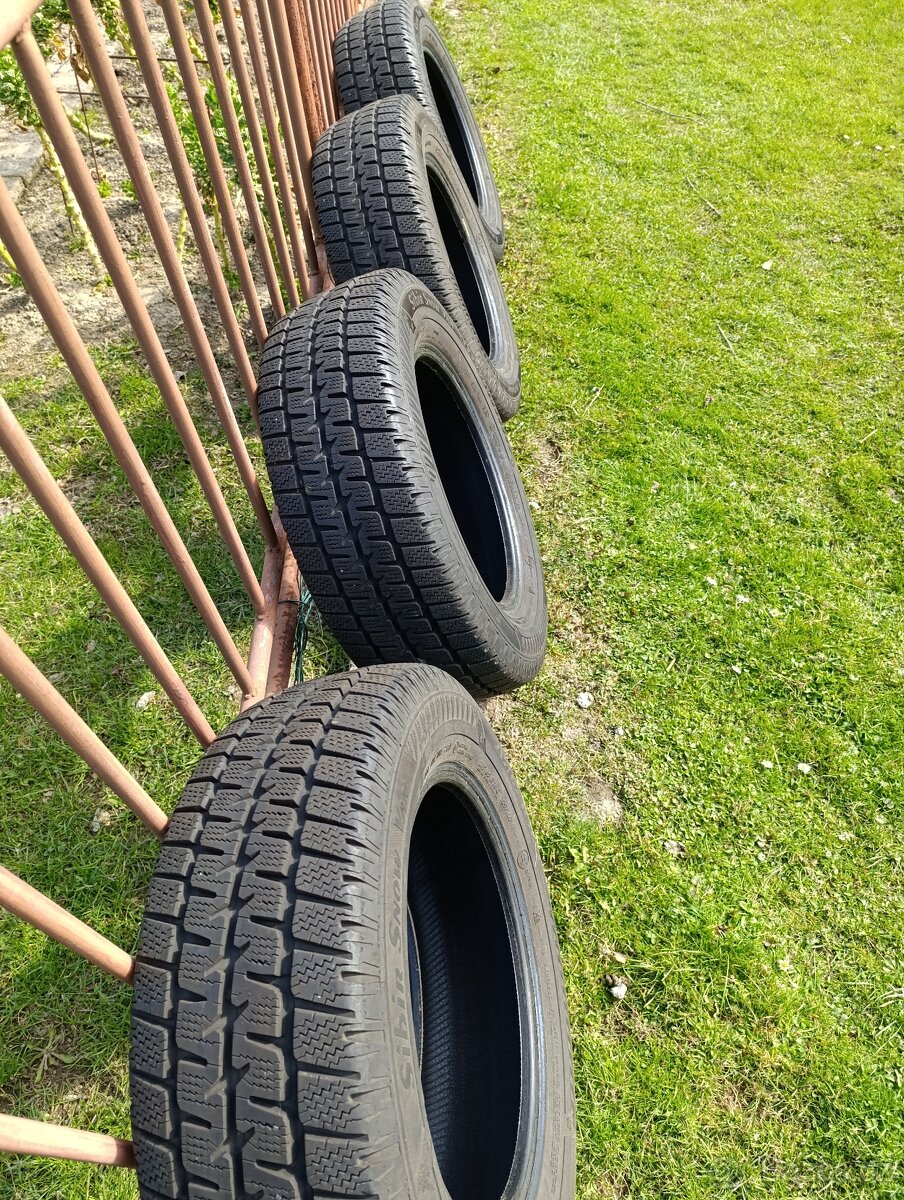 Pneu. 215/65/16 - 2