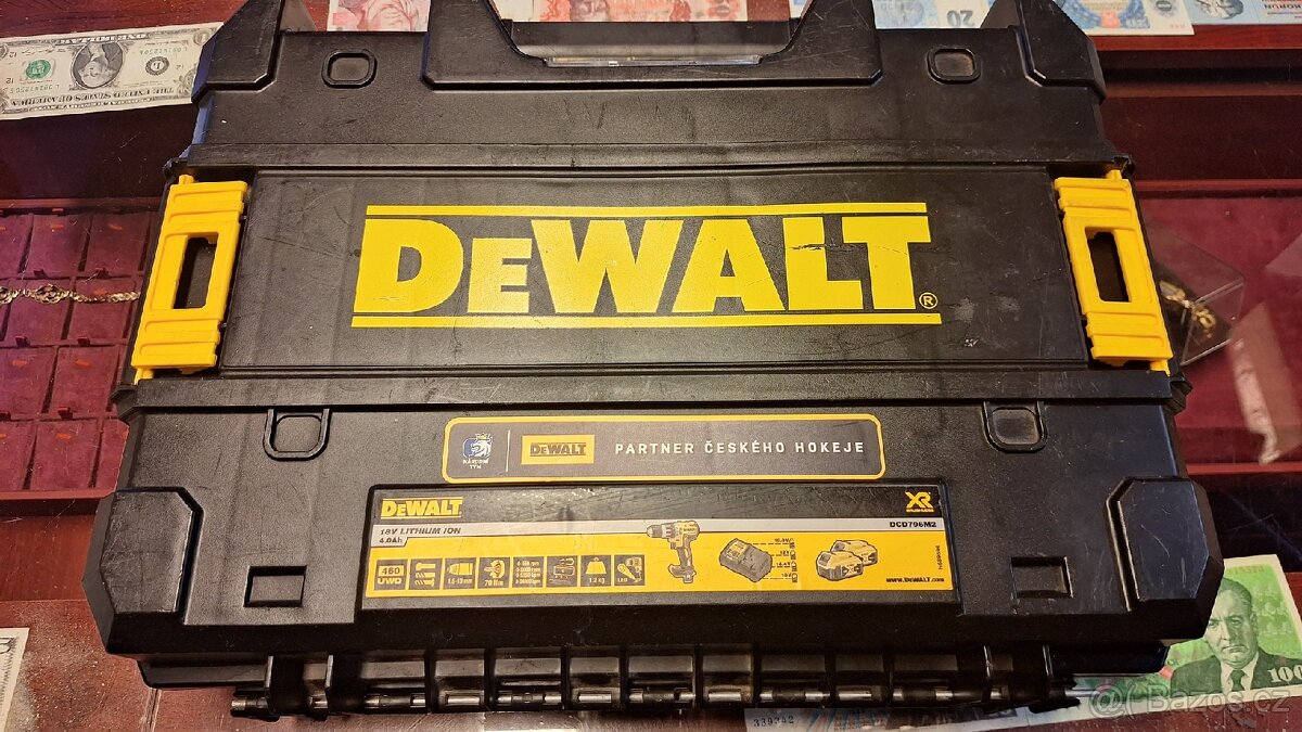 Dewalt DCD 796M2 SET AKU VRTAČKA JAKO NOVA - 2