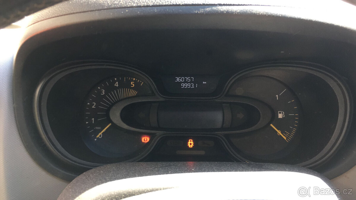 Prodám Renault Trafic 1.6 dCi 115 L1H1 (85 kW) - nepojízdný - 2