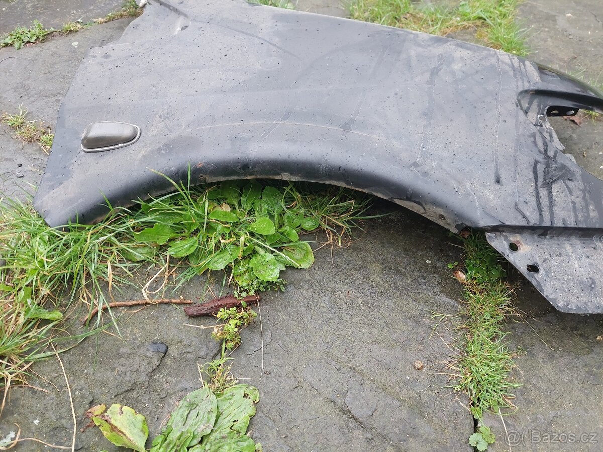 Vito W638 - Pravý blatník + nárazník + maska - 2