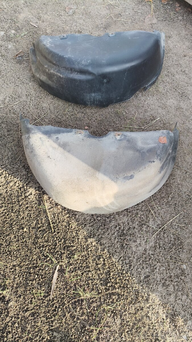 Zadní plastové nadkolí Ford Galaxy, VW Sharan, Seat Alhambra - 2