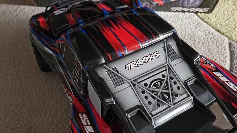 Traxxas Slash BL2S 4x4 - 2