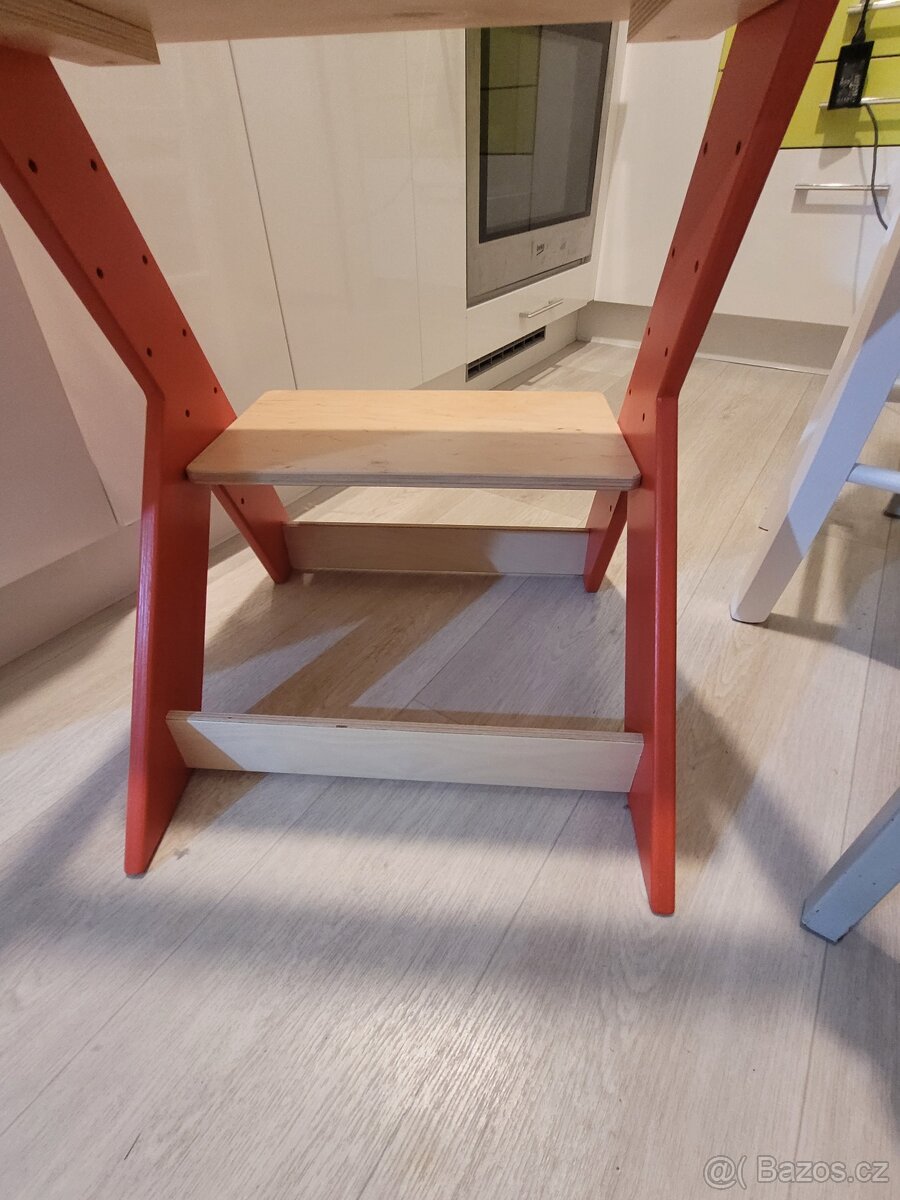 Dřevěná rostouci židle - 2