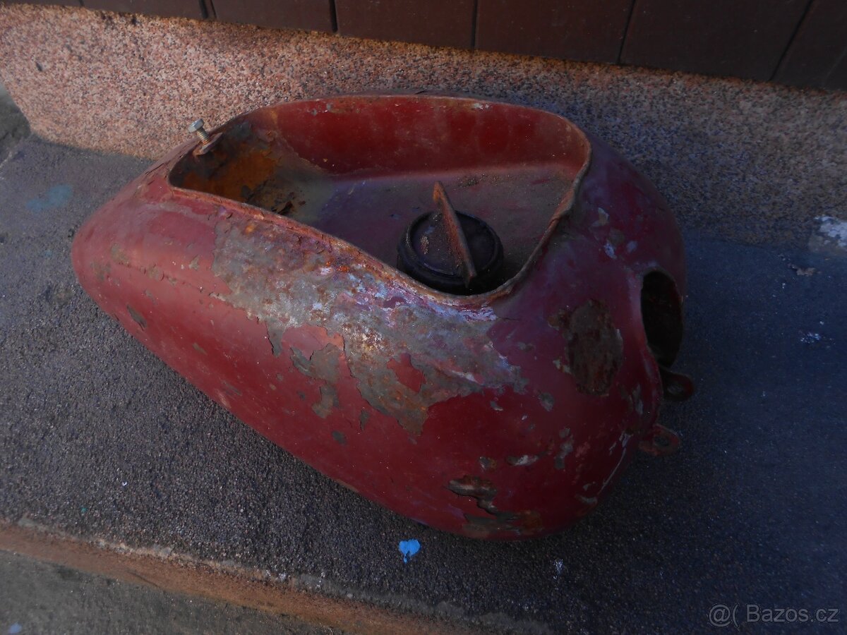 Prodám nádrž na Manet 90 - 2