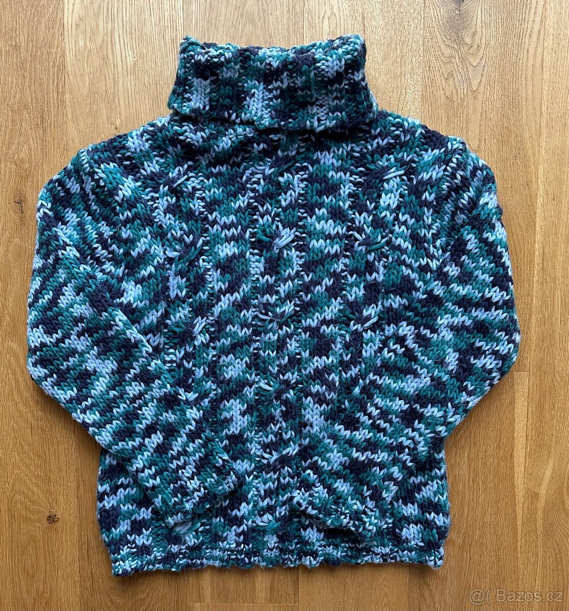 Svetr s rolákem vel.38 - 2