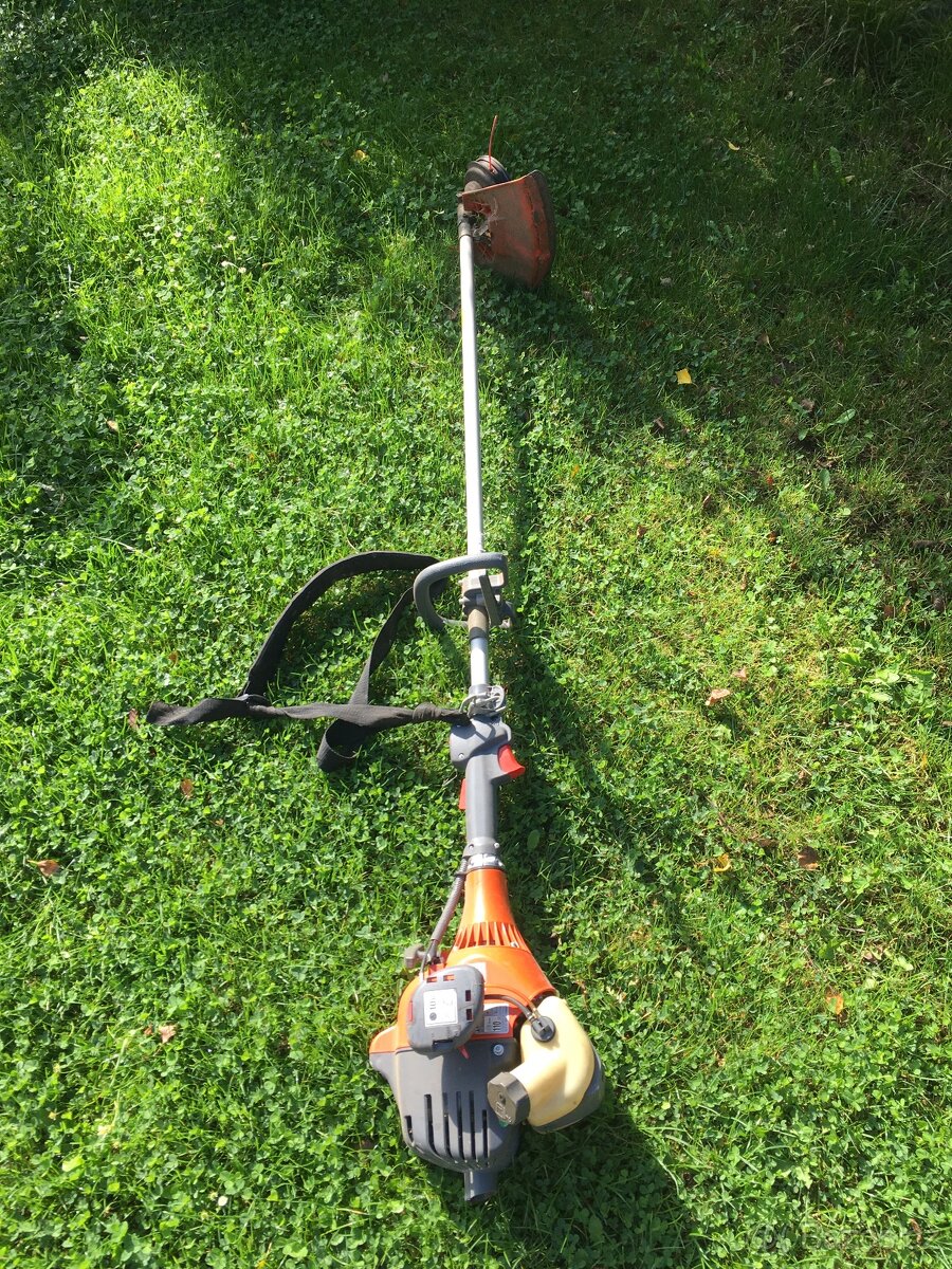 MOTOROVÝ VYŽÍNAČ TRÁVY MAC SPARTA 250 s - 2