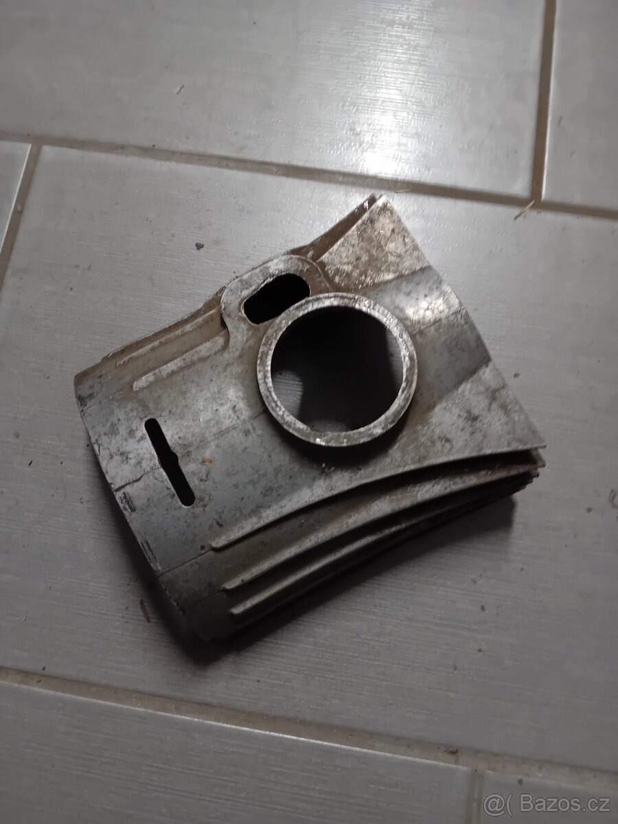 Čz 175 víko karburatoru - 2
