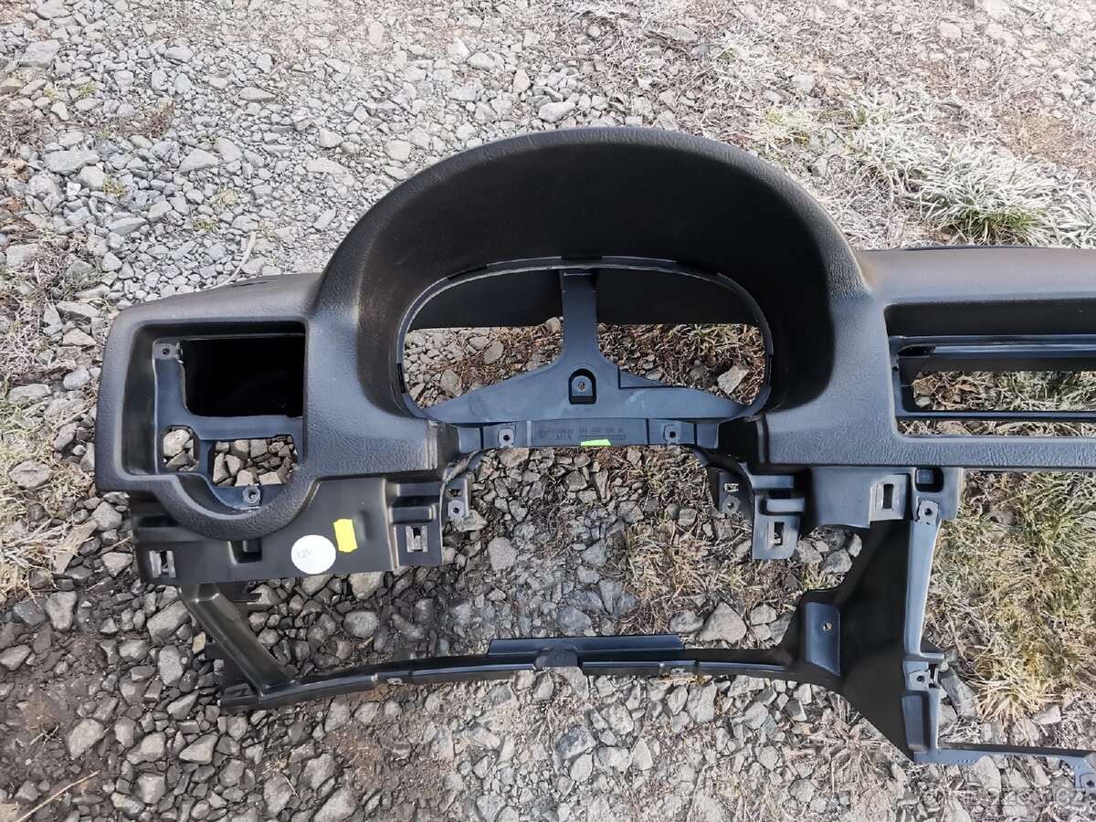 VW Golf 4/iv palubní deska - 2