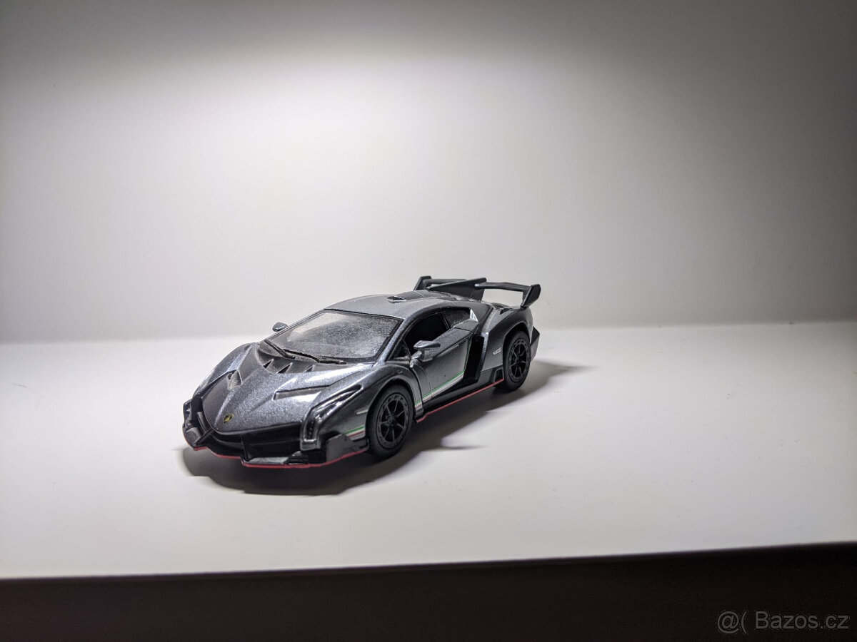KINSMART Lamborghini Veneno - 2