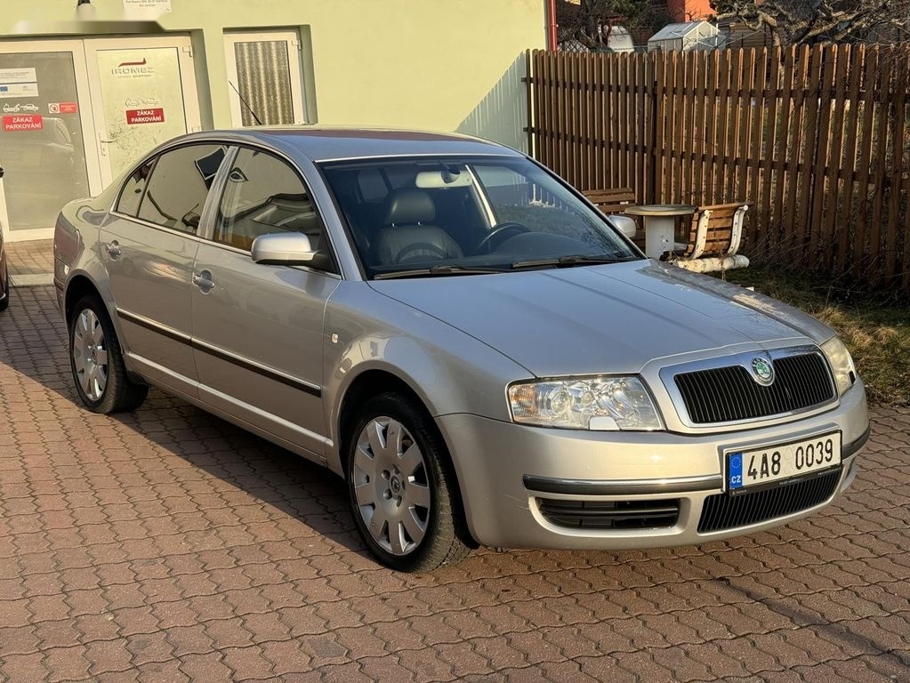 Škoda Superb,2.8 142kW - 2
