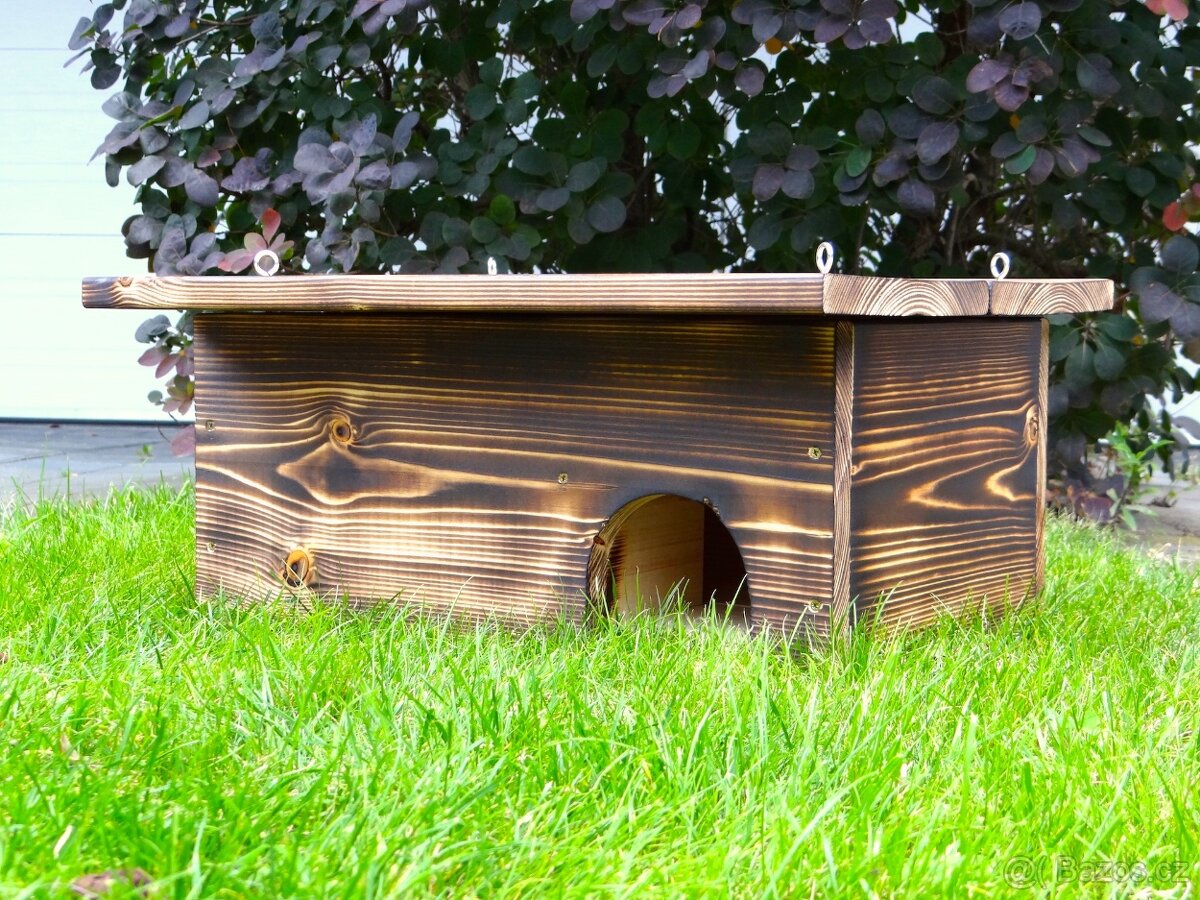 Domek budka pro ježky na jaro - 2