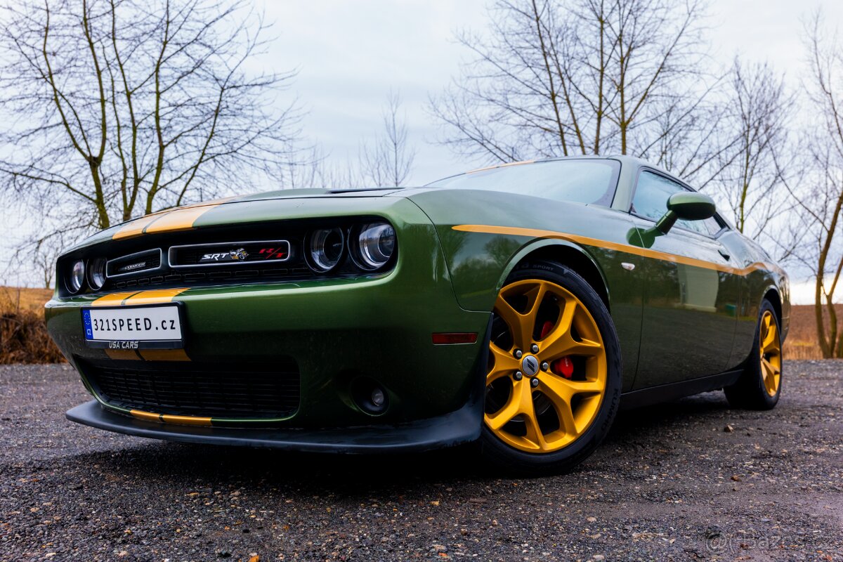 Dodge Challenger Scat pack / SRT 6.4 V8 - pronájem - 2
