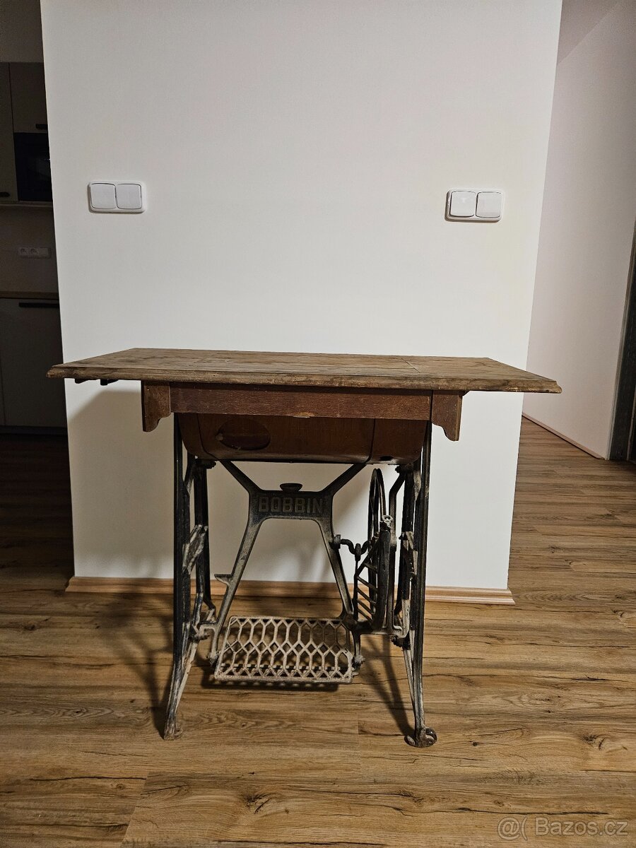 Šicí stroj Bobbin - 2