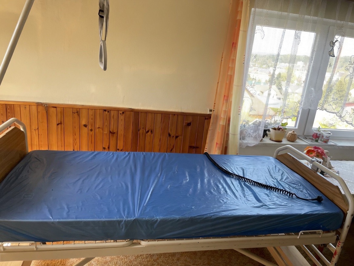 Polohovací postel - 2