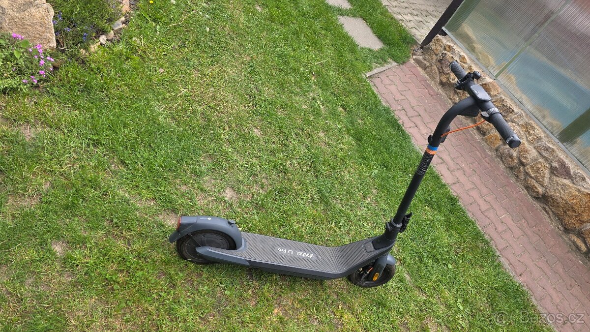 Elektrokoloběžka Segway Ninebot E2 PRO - 2