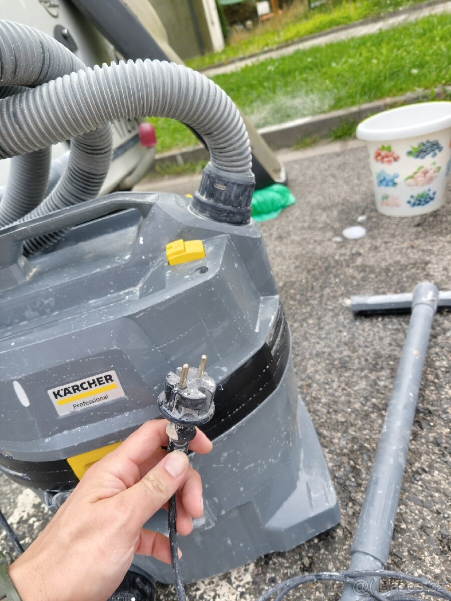 Průmyslový vysavač Karcher profi - 2