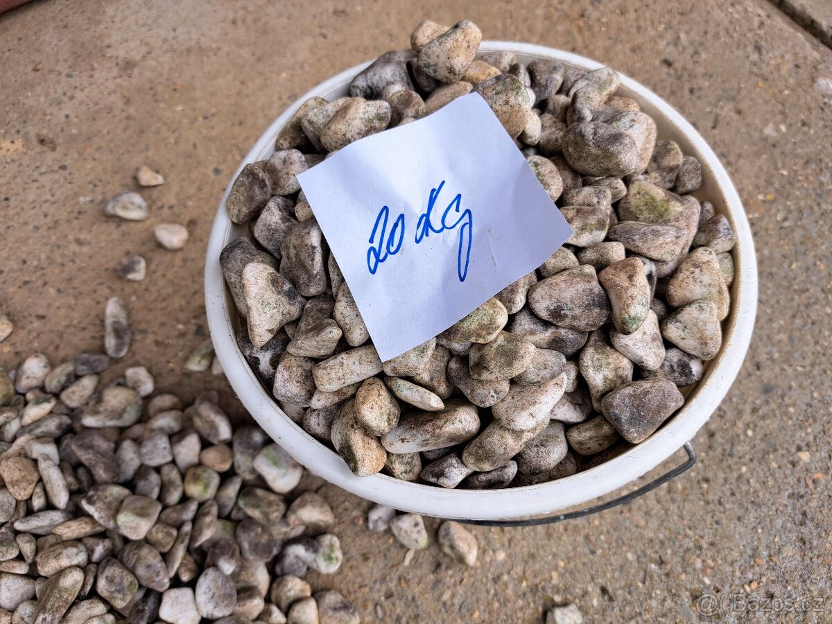 Žulové valouny 2-4 cm na druhotné použití - 2