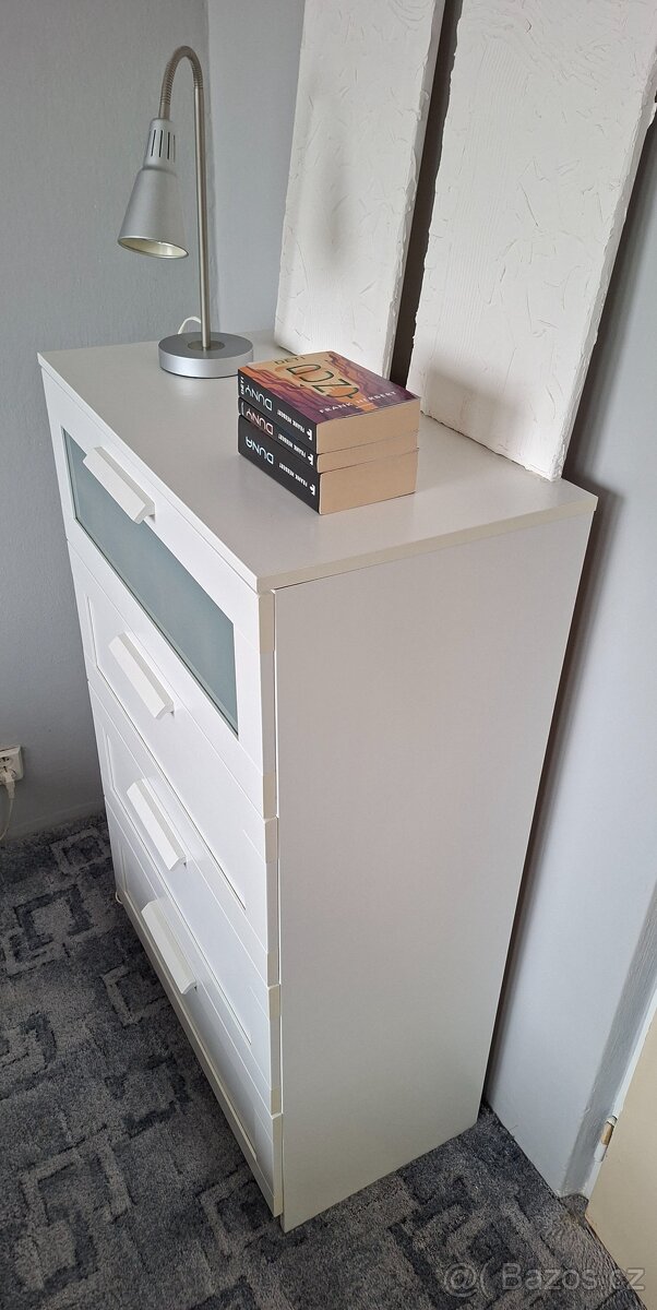 Komoda Brimnes bílá 4 zasůvky - 2