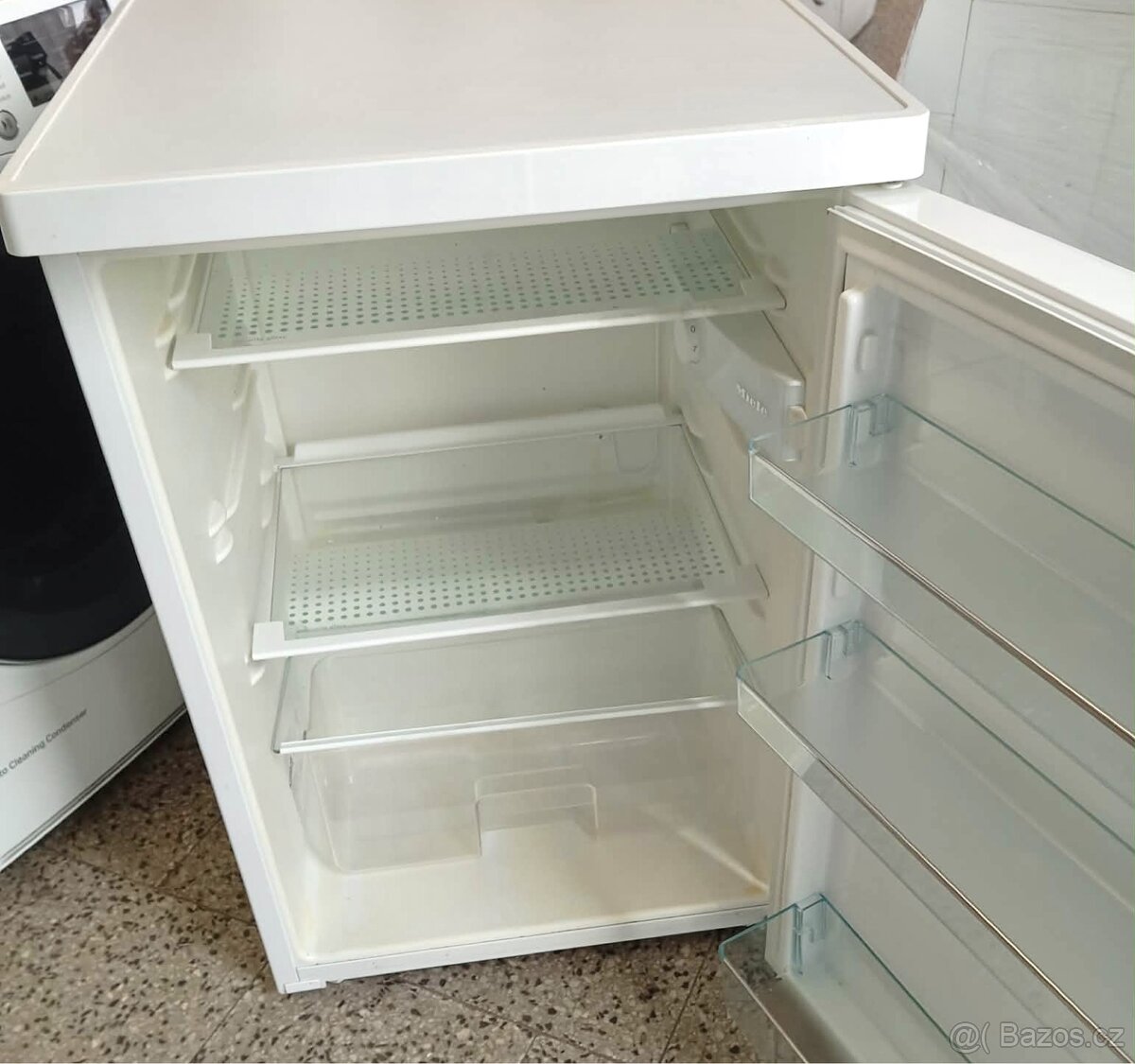 Prodám malou lednici Miele bez mrazáku - 2