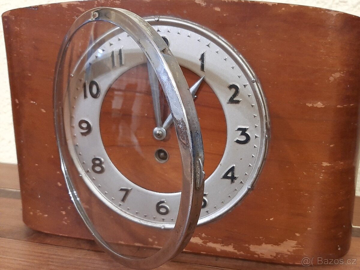 STOLNÍ HODINY SSSR - 2