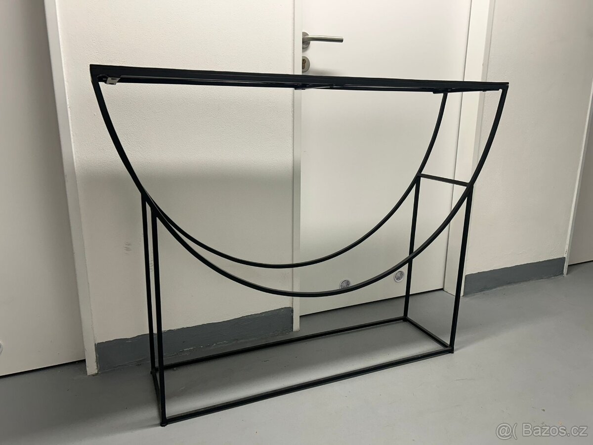 Konzolový stolek - 2