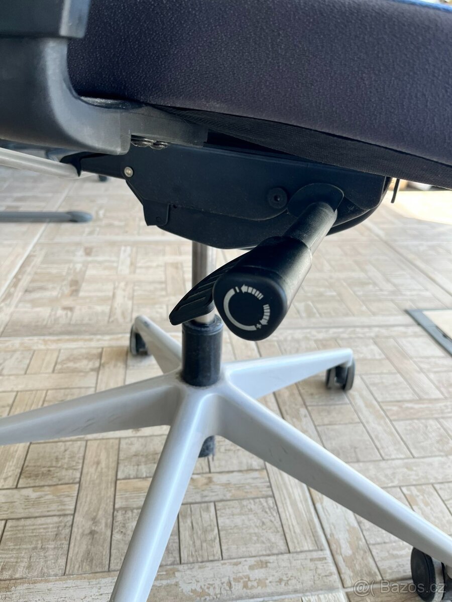 Kancelářská židle modrá látková - 2