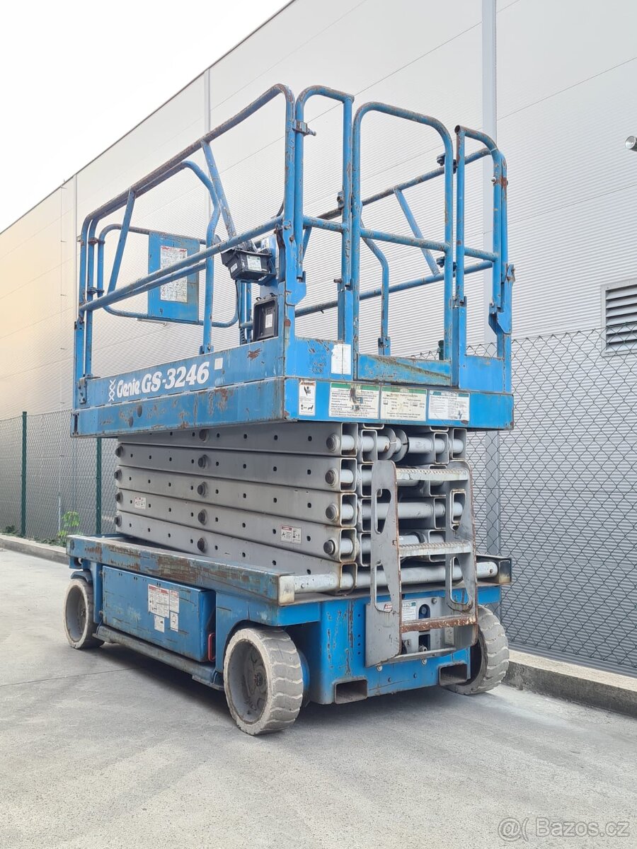 Nůžková plošina Genie GS 3246 - 2