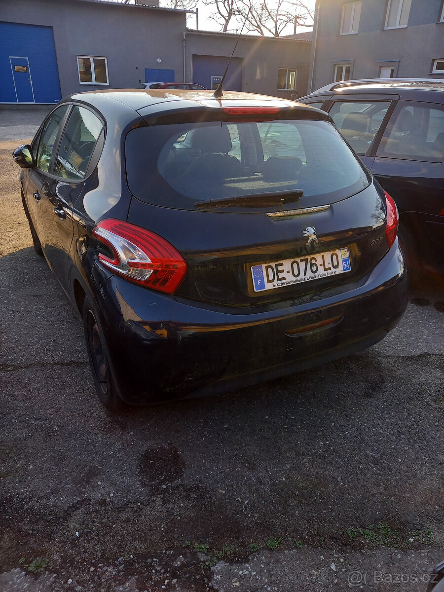Peugeot 208 1.2 - 2